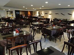 Plaza Praia Suites