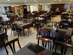 Plaza Praia Suites