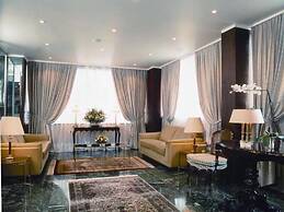 The Park Hotel Piraeus