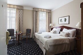 Pytloun Old Armoury Hotel Prague