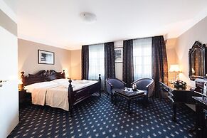 Pytloun Old Armoury Hotel Prague