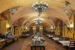 Pytloun Old Armoury Hotel Prague