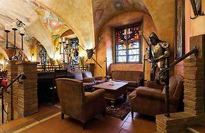 Pytloun Old Armoury Hotel Prague
