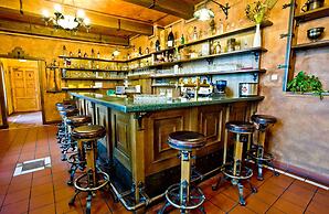 Pytloun Old Armoury Hotel Prague