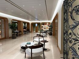 Becquer Hotel, Historic City Center