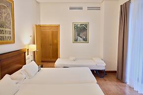 Becquer Hotel, Historic City Center