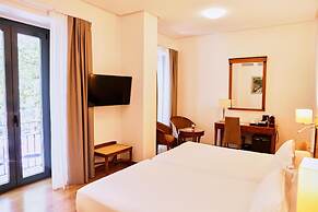 Becquer Hotel, Historic City Center