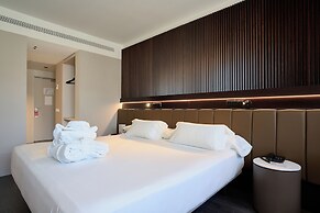 Becquer Hotel, Historic City Center