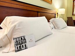 Becquer Hotel, Historic City Center
