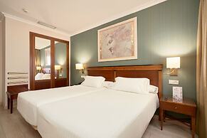 Becquer Hotel, Historic City Center