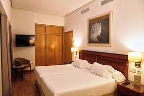 Becquer Hotel, Historic City Center
