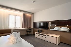 Becquer Hotel, Historic City Center