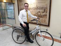 Becquer Hotel, Historic City Center