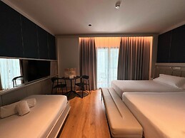 Becquer Hotel, Historic City Center