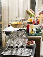 Becquer Hotel, Historic City Center