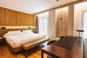 Becquer Hotel, Historic City Center