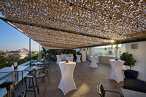 Becquer Hotel, Historic City Center