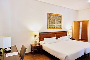 Becquer Hotel, Historic City Center