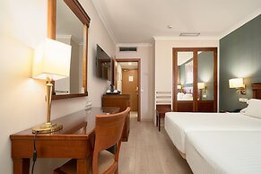 Becquer Hotel, Historic City Center