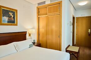 Becquer Hotel, Historic City Center