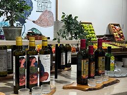 Becquer Hotel, Historic City Center