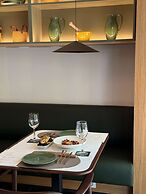 Becquer Hotel, Historic City Center