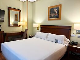 Becquer Hotel, Historic City Center