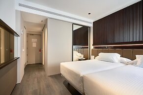 Becquer Hotel, Historic City Center