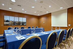 Becquer Hotel, Historic City Center