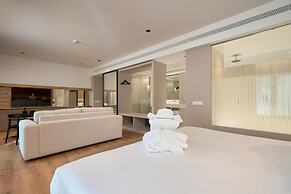 Becquer Hotel, Historic City Center