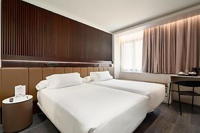 Becquer Hotel, Historic City Center