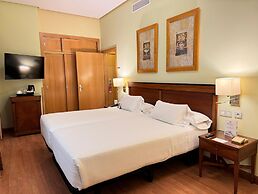 Becquer Hotel, Historic City Center