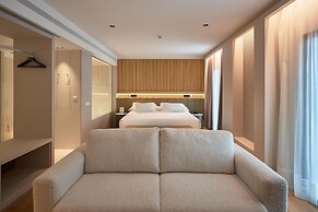 Becquer Hotel, Historic City Center