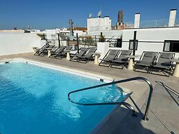 Becquer Hotel, Historic City Center