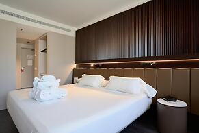 Becquer Hotel, Historic City Center