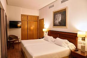 Becquer Hotel, Historic City Center