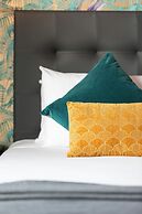 Hotel Charlemagne By HappyCulture