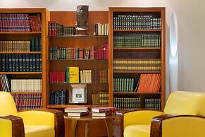 Hotel Charlemagne By HappyCulture