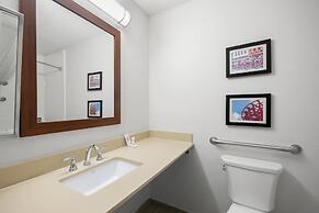 Comfort Inn & Suites Cincinnati Eastgate