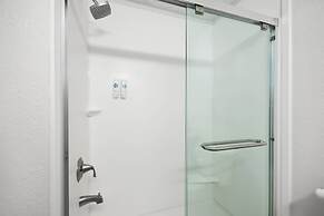 Comfort Inn & Suites Cincinnati Eastgate