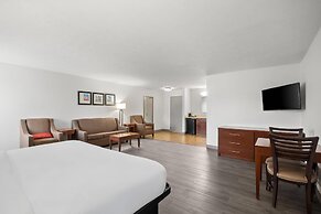Comfort Inn & Suites Cincinnati Eastgate