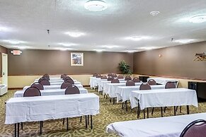 Comfort Inn & Suites Cincinnati Eastgate