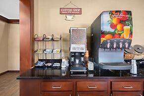 Comfort Inn & Suites Cincinnati Eastgate