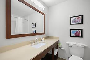 Comfort Inn & Suites Cincinnati Eastgate