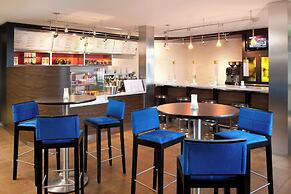 Courtyard by Marriott Oakland Airport