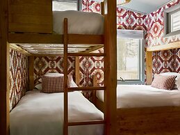 Bluebird Cady Hill Lodge
