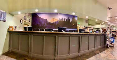 Yosemite View Lodge