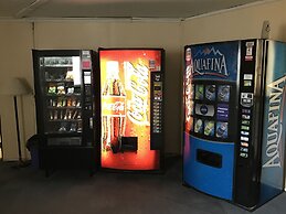 Super 8 by Wyndham Redfield