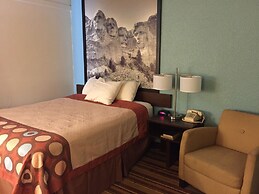 Super 8 by Wyndham Redfield