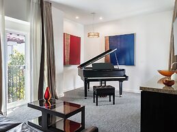 Sunset Marquis